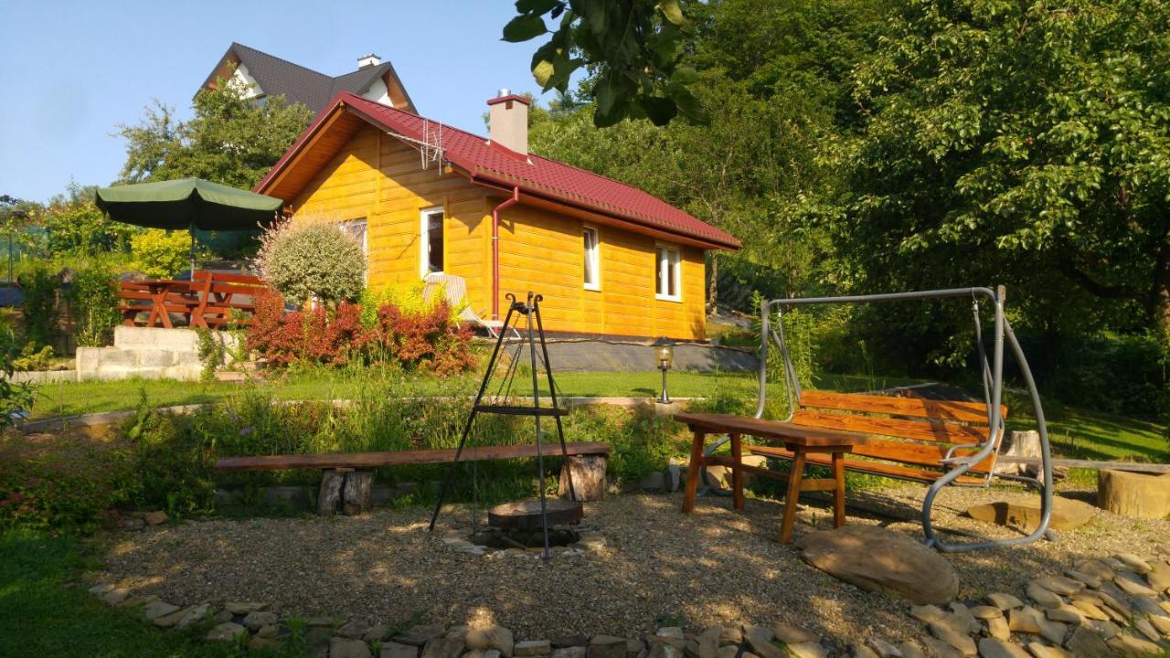 Domek W Bieszczadzkim Sadzie Bobrka Exteriér fotografie